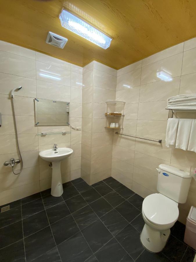 Grandma Yu'S B&B Юйчи Экстерьер фото